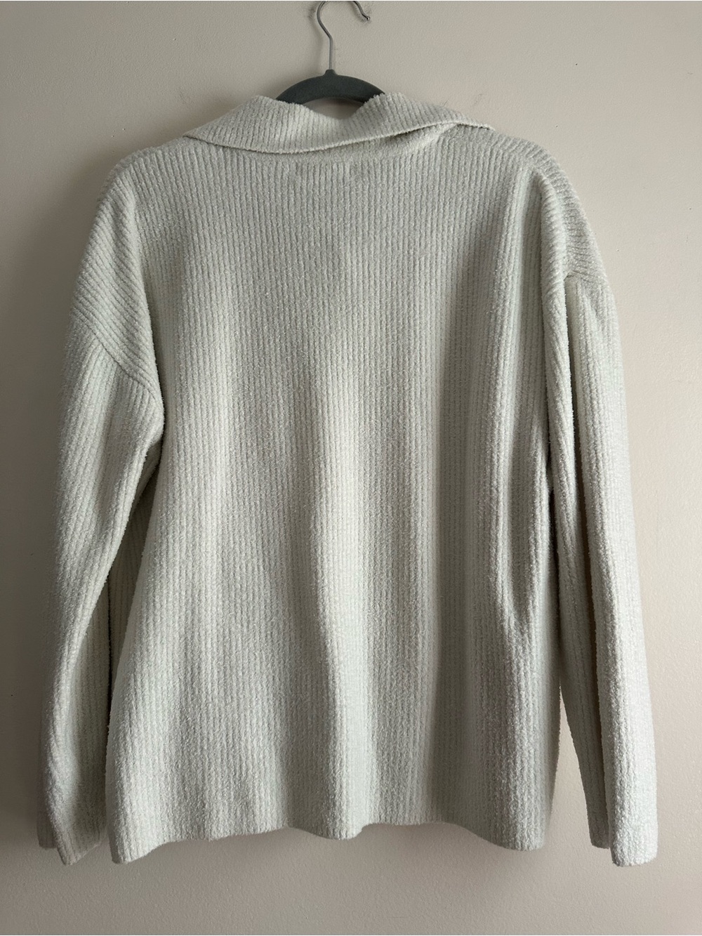 Barefoot Dreams • CozyChic Button Pullover in Heathered Stone/Cream - Picture 7 of 8